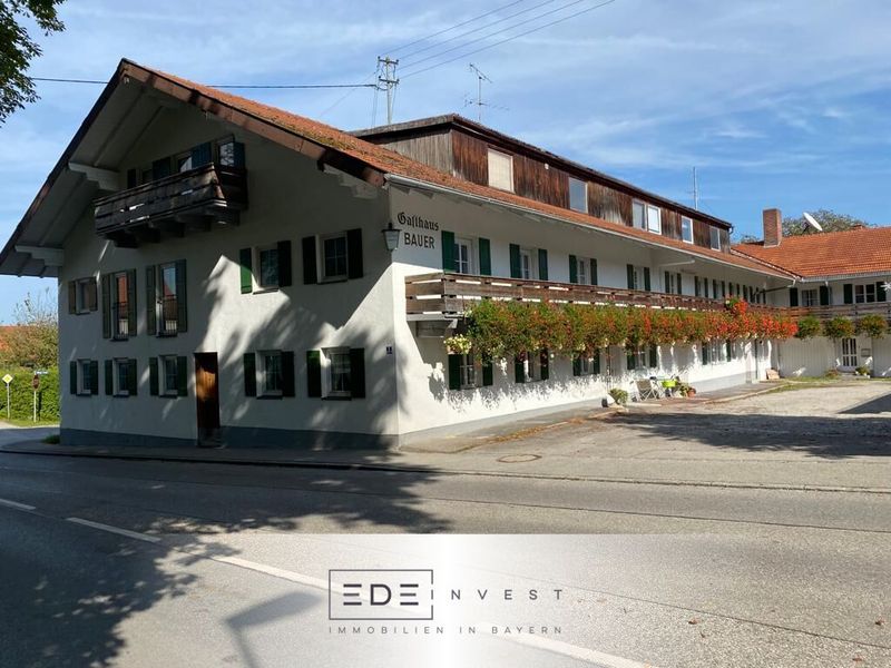 Tradition trifft enormes Entwicklungspotenzial: Ehemaliger Gasthof mit großem Grundstück